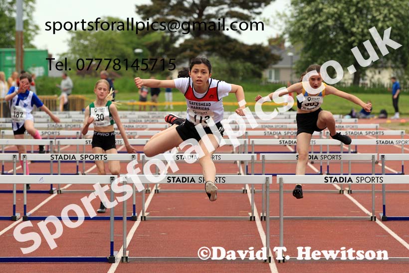 Hurdles, NEGP 2, Monkton. Photo: David T. Hewitson/Sports for All Pics